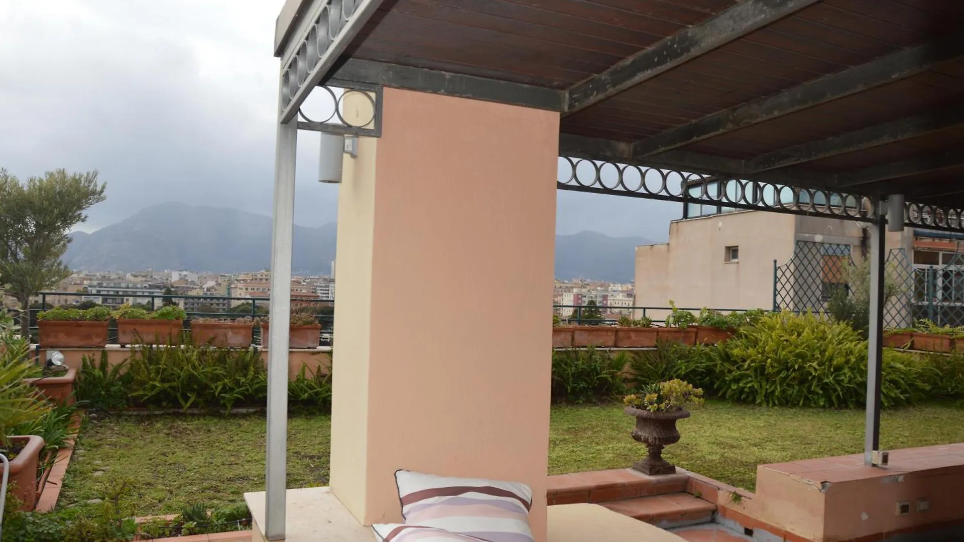 Appartamento Con Vista Palermo 0*,