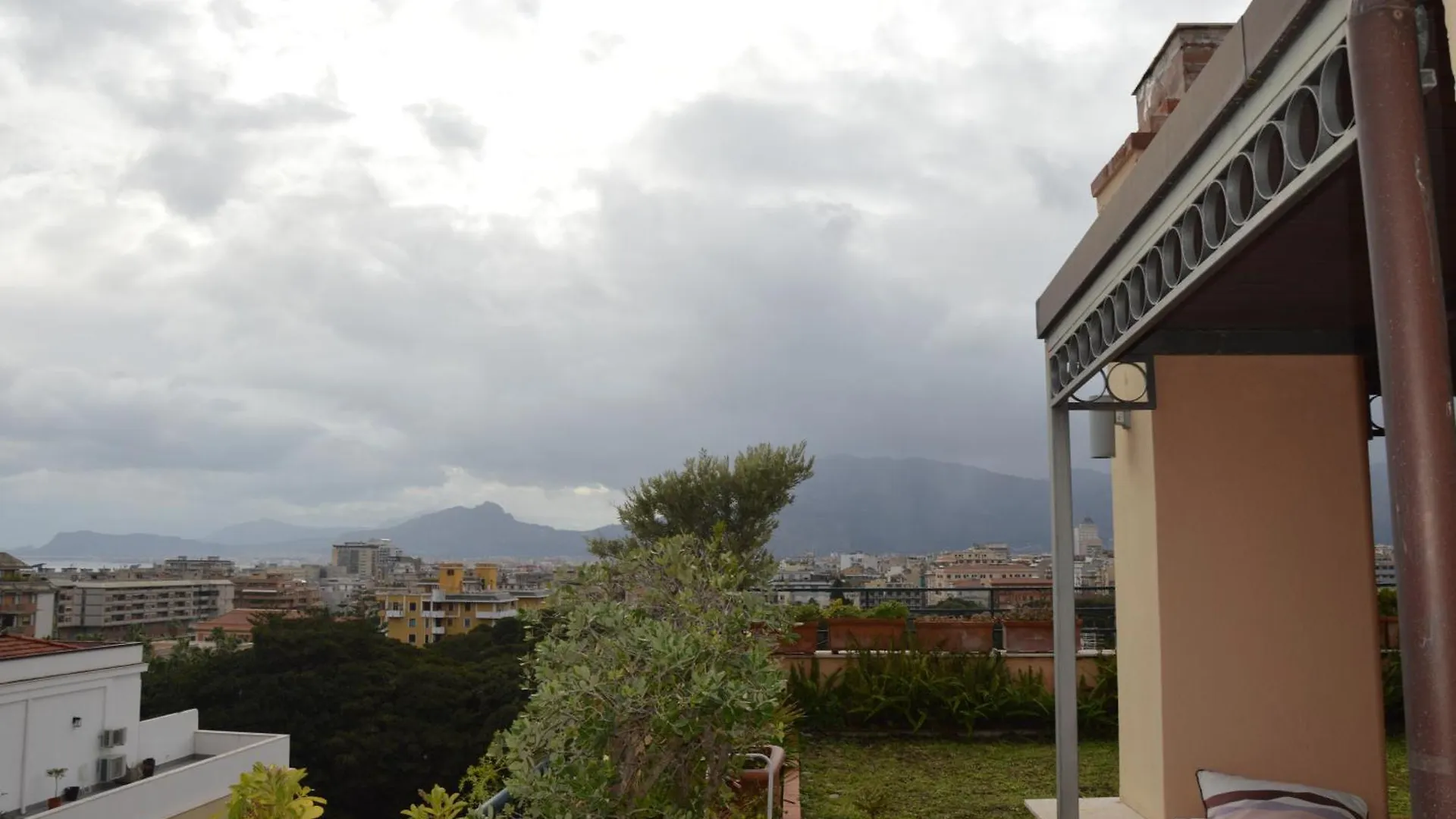 Lägenhet Appartamento Con Vista Palermo